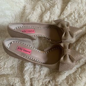 Betsy Johnson Gold-Glitter Pointy Heels.